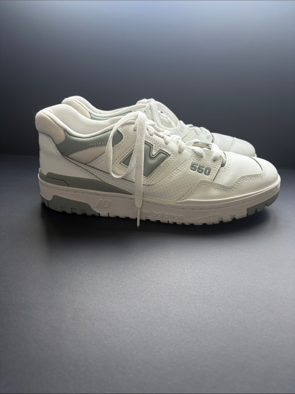 New Balance Unisex Juniper White 550 Sneakers Women’s 11 Men’s 9.5